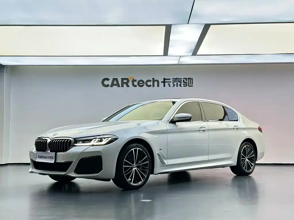 BMW 5 Series — фото 1