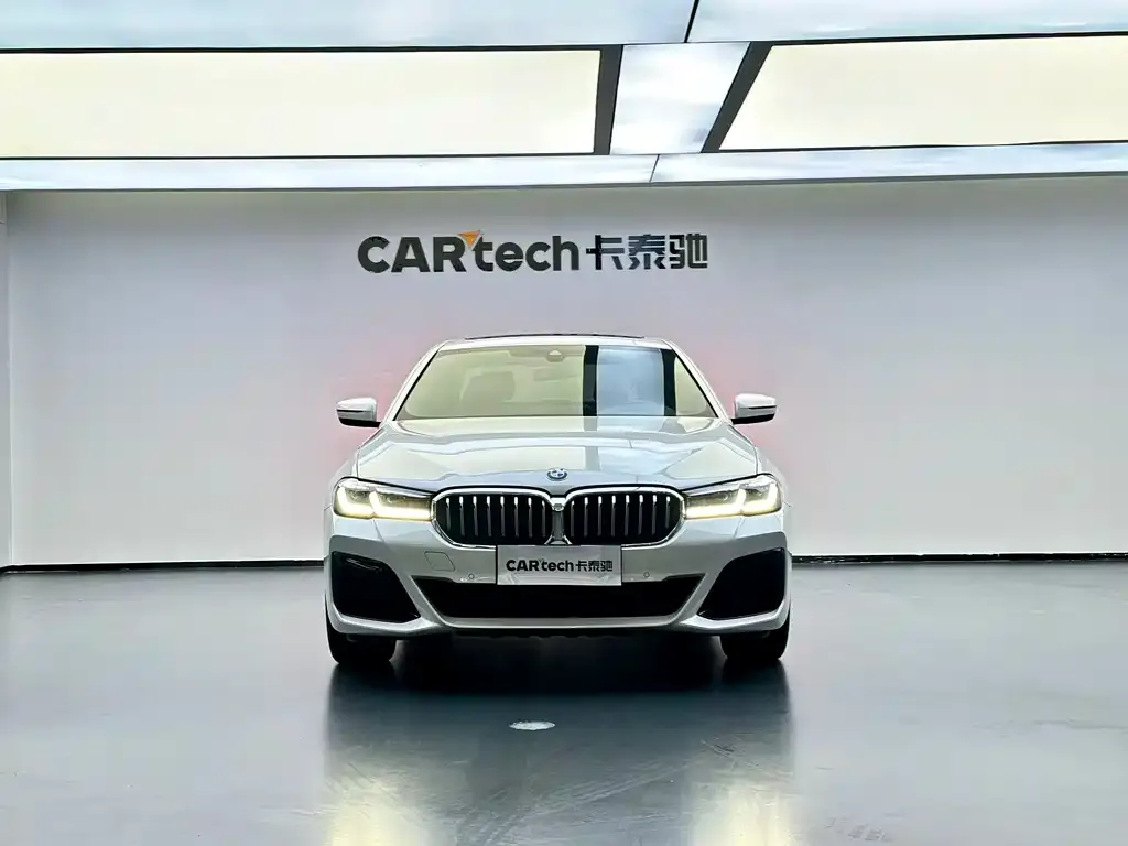 BMW 5 Series — фото 5