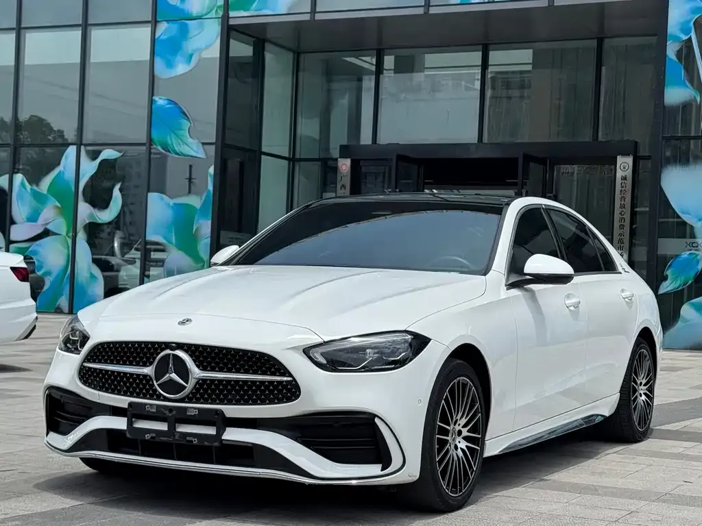 Mercedes-Benz C-Class — фото 1