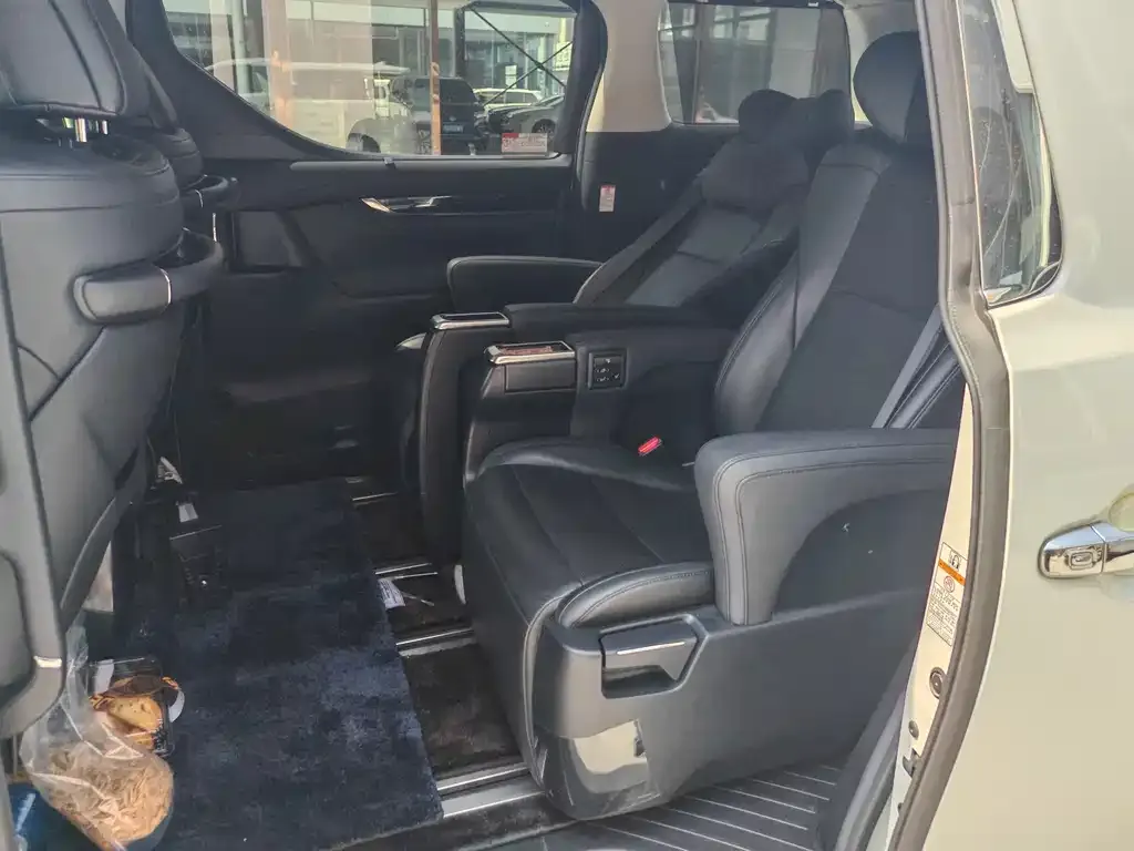 Toyota Alphard 2022 из CN, фото 5