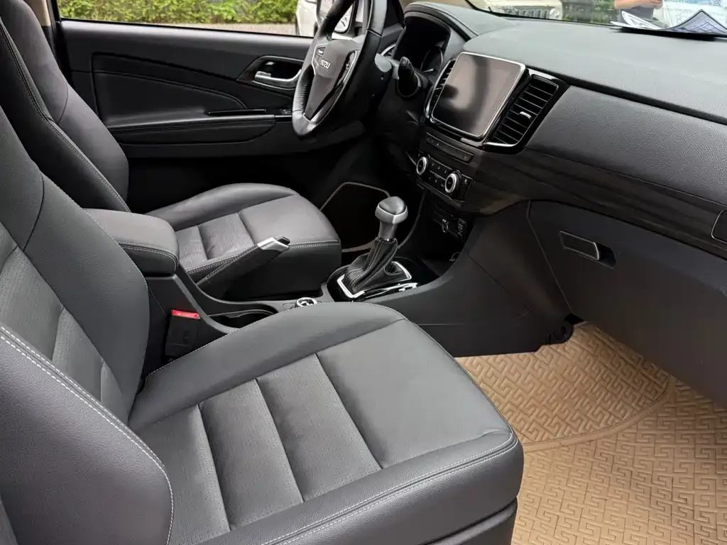 Isuzu MU-X 2022 из CN, фото 4