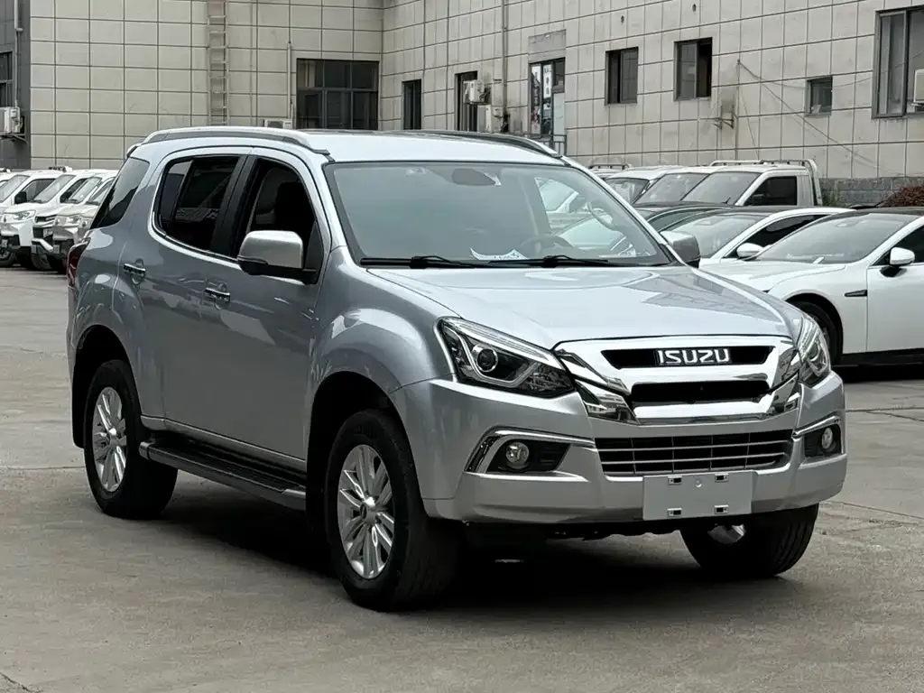 Isuzu MU-X 2022 из CN, фото 10