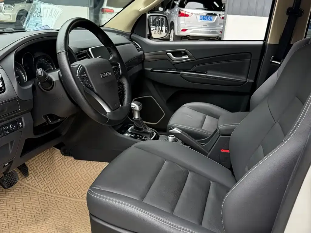 Isuzu MU-X 2022 из CN, фото 6