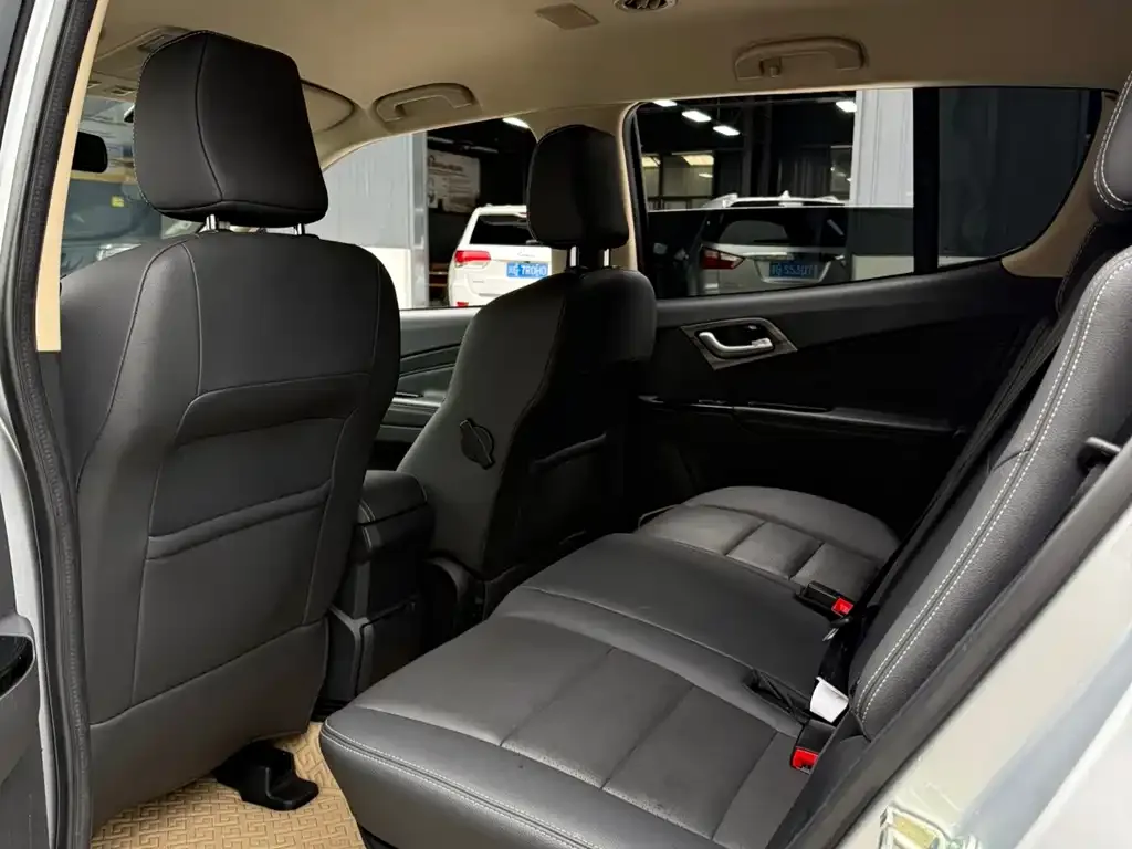 Isuzu MU-X 2022 из CN, фото 2