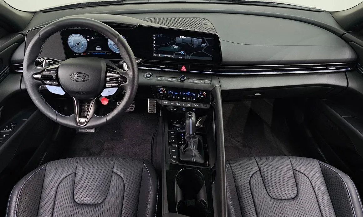 Hyundai AVANTE — фото 2