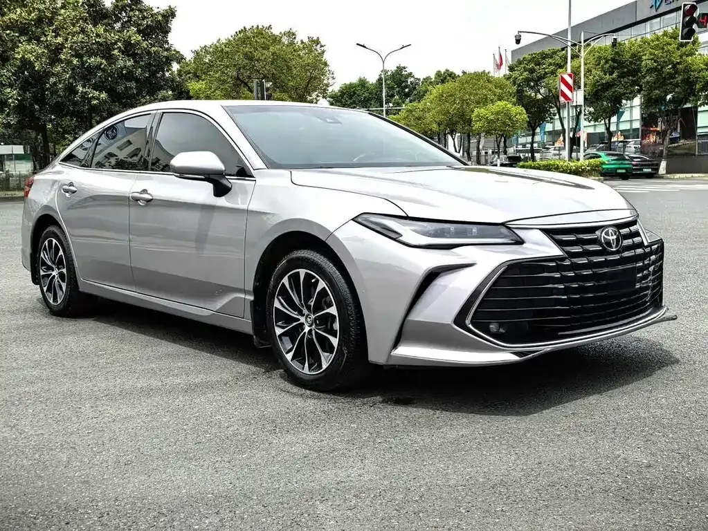 Toyota Avalon — фото 9