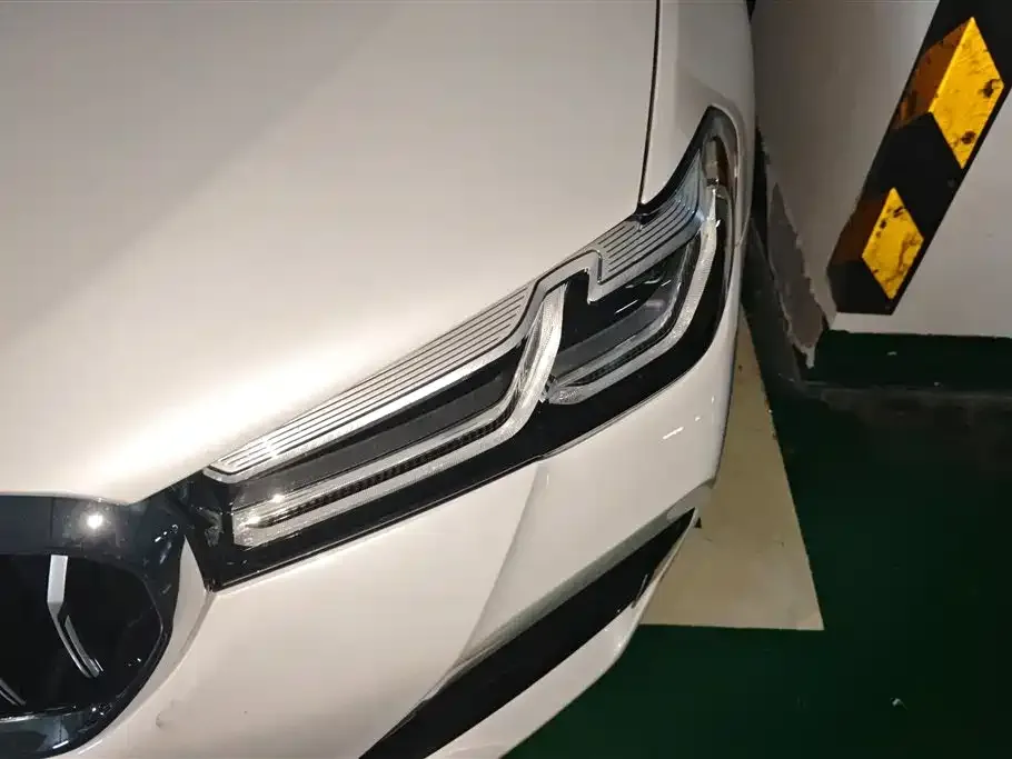 BMW 5 Series New Energy — фото 9