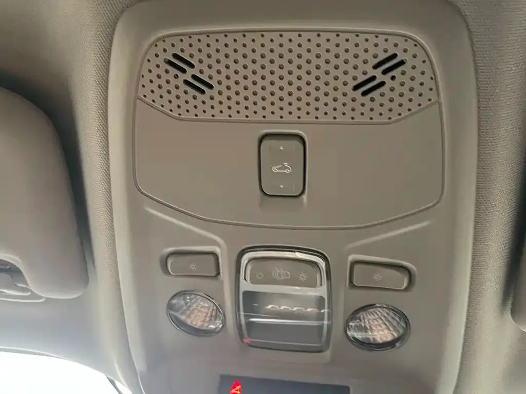 Peugeot 2008 2022 из CN, фото 10