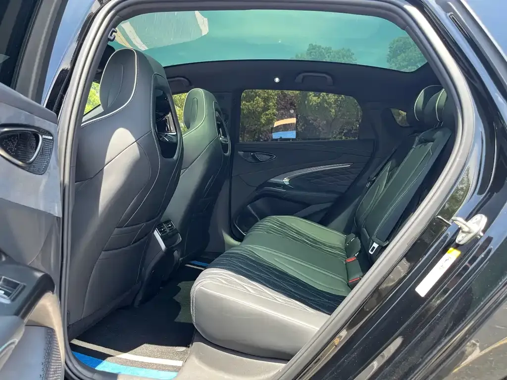 BYD Seal — фото 3