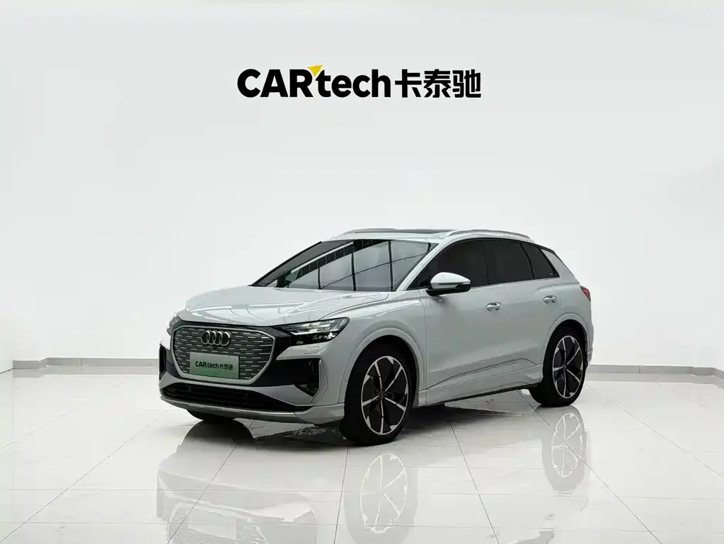 Audi Q4 e-tron — фото 1