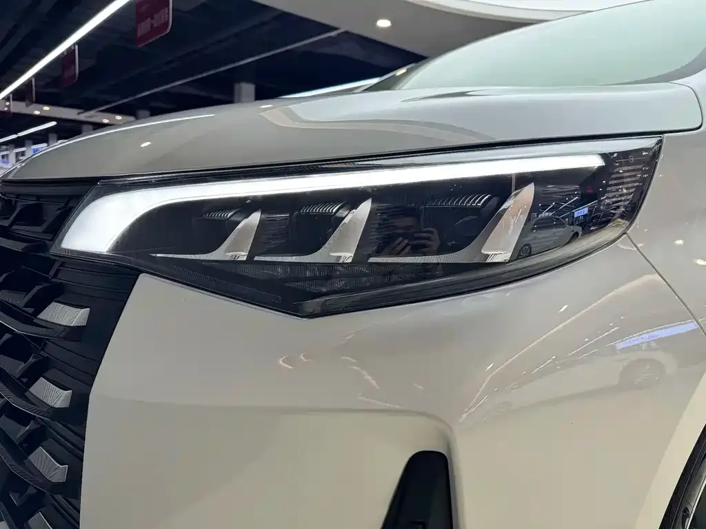 GAC Motor Trumpchi M6 — фото 6