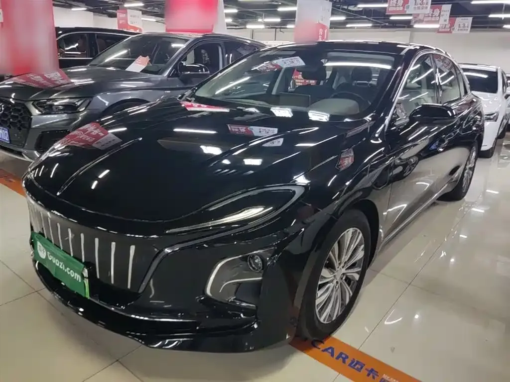 Hongqi E-QM5 — фото 1
