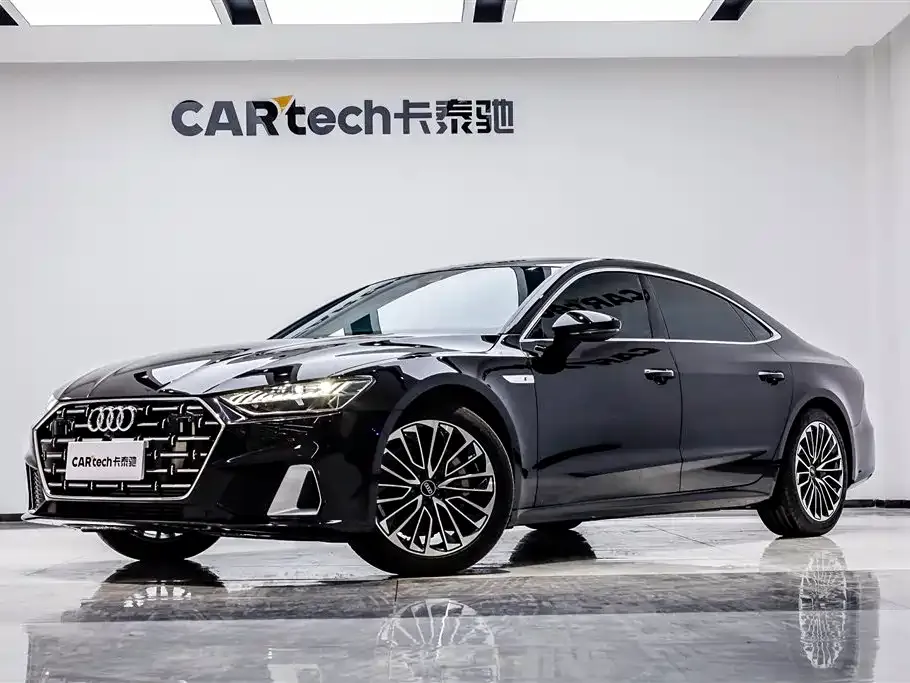 Audi A7L — фото 1