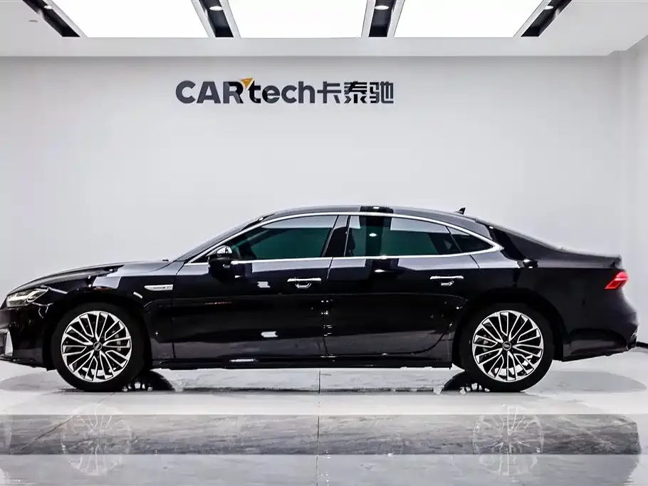 Audi A7L — фото 9