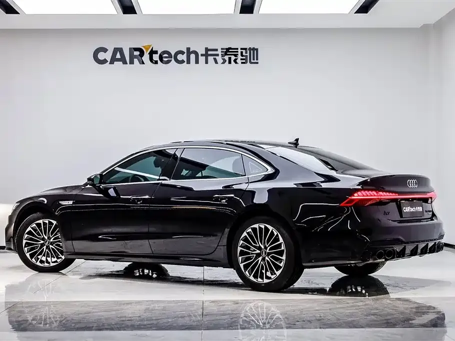 Audi A7L — фото 8