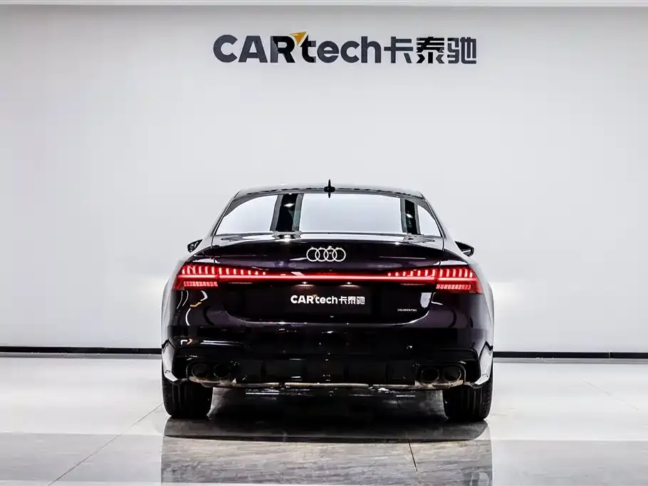 Audi A7L — фото 7