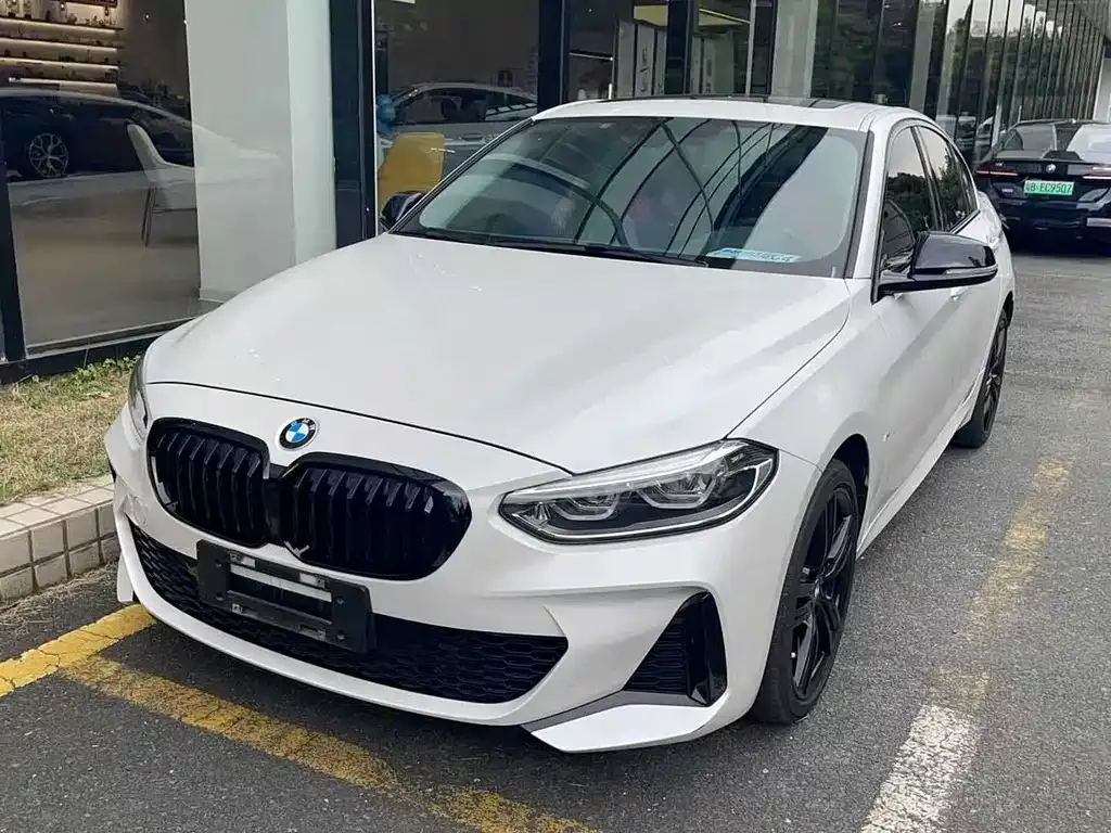 BMW 1 Series — фото 1