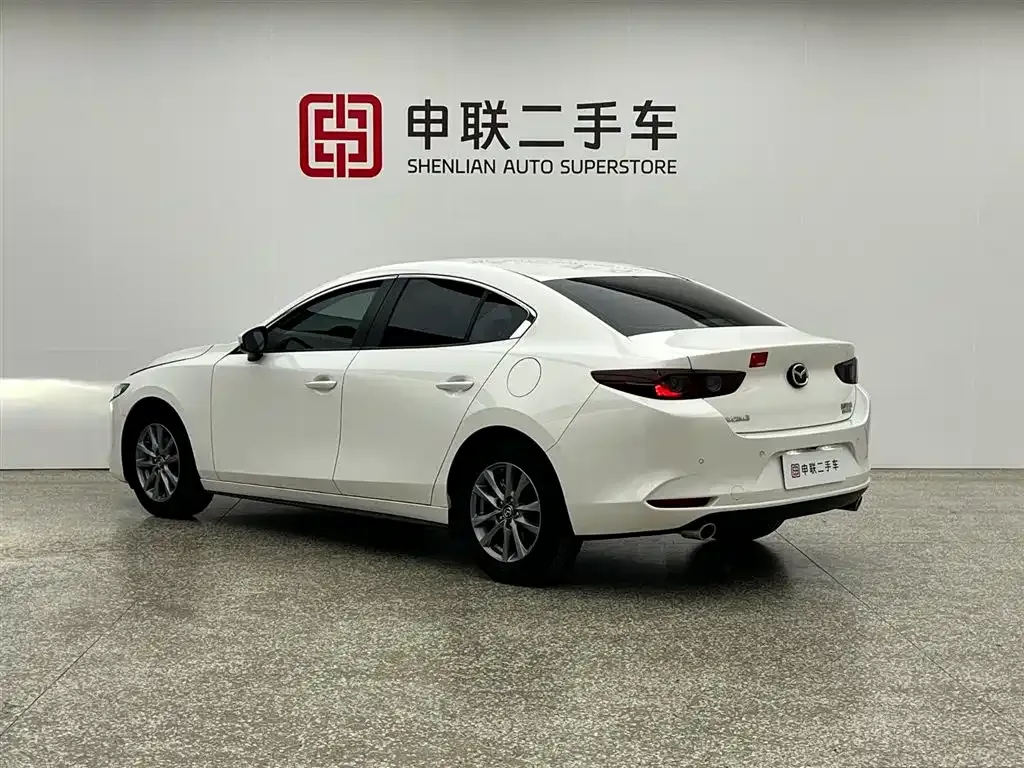 Mazda 3 Axela — фото 3
