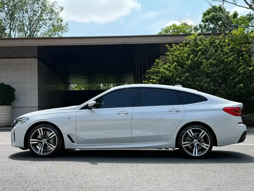 BMW 6 Series GT — фото 10
