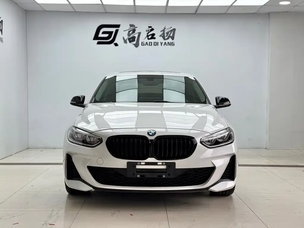 BMW 1 Series 2023 из CN, фото 3