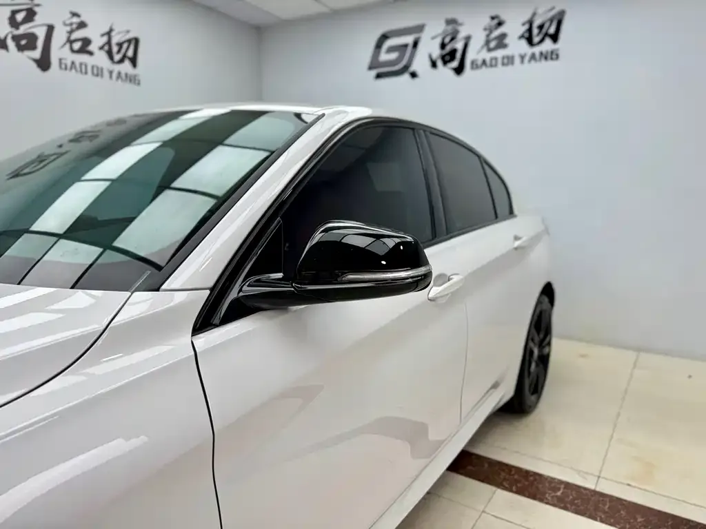 BMW 1 Series 2023 из CN, фото 2