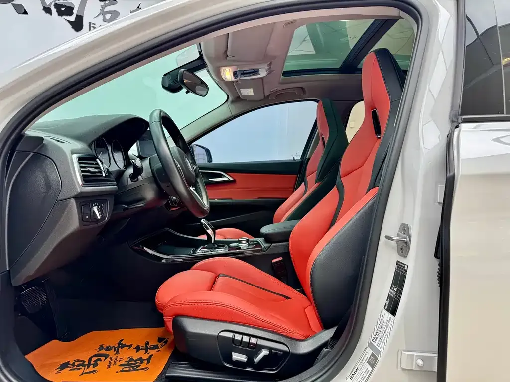 BMW 1 Series 2023 из CN, фото 10