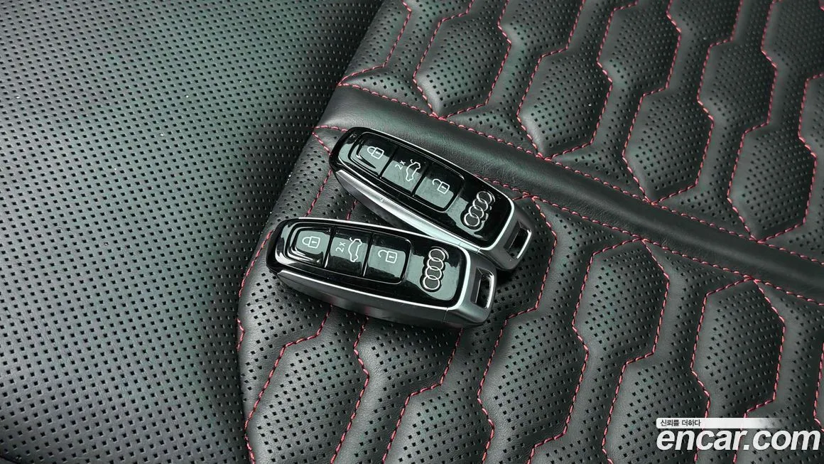 Audi RSQ8 2022 из KR, фото 10