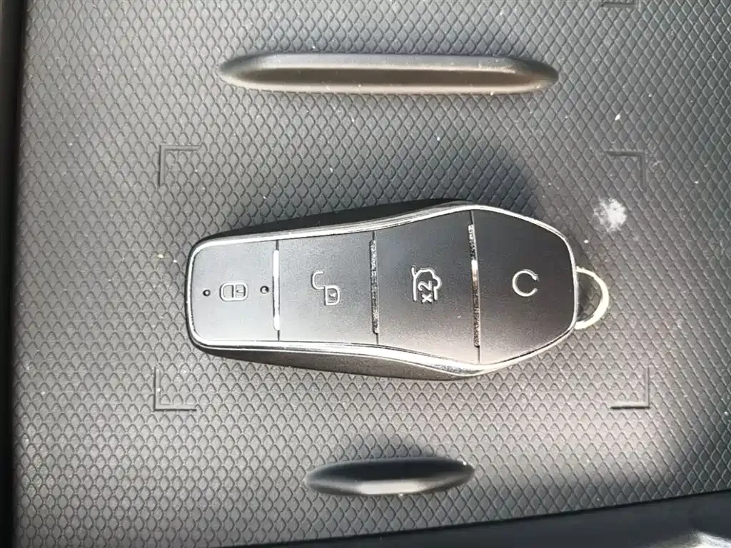 BYD Qin L — фото 9