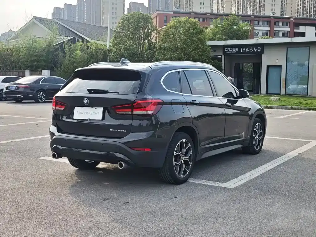 BMW X1 — фото 10