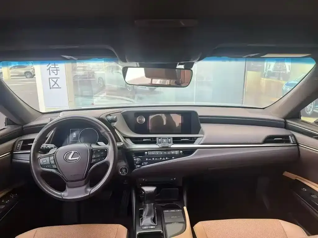 Lexus ES 2021 из CN, фото 2