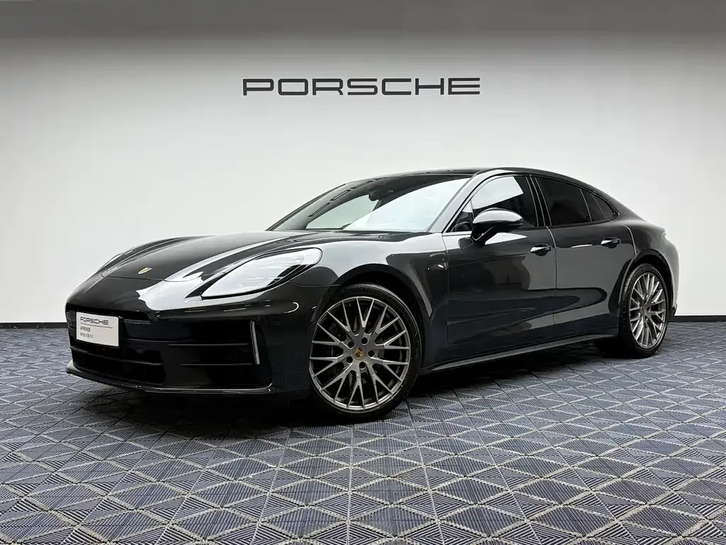 Porsche Panamera — фото 1