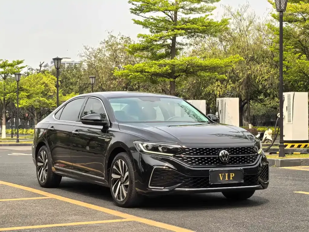 Volkswagen Passat — фото 10