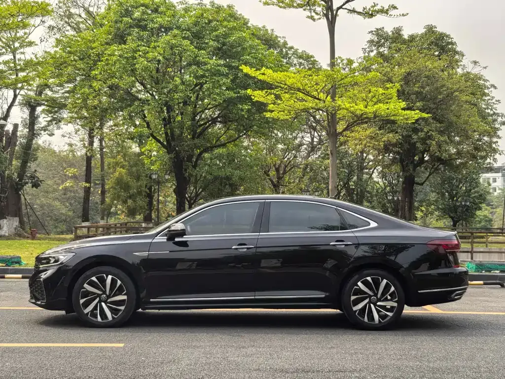 Volkswagen Passat — фото 8