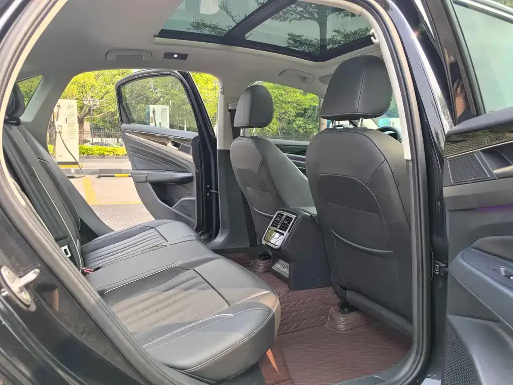 Volkswagen Passat — фото 6
