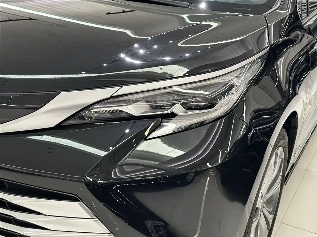 Toyota Sienna — фото 9