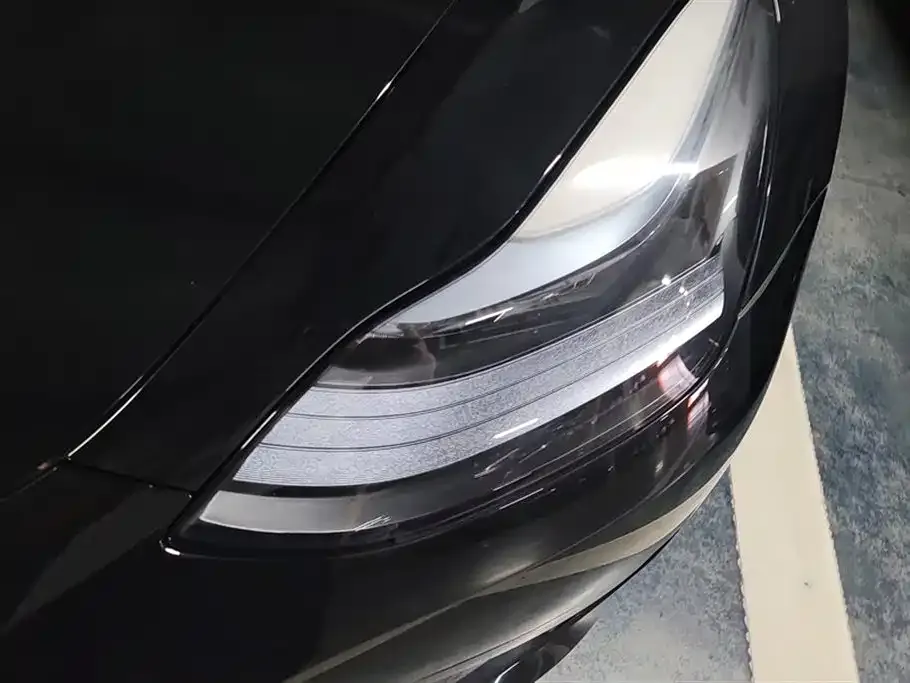 Tesla Model 3 — фото 2