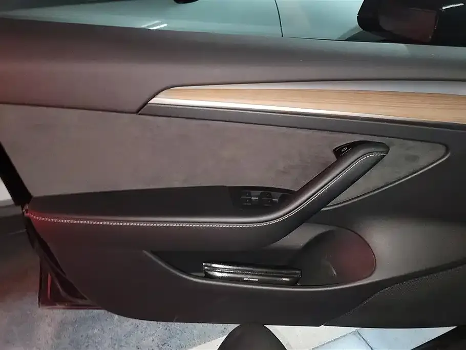 Tesla Model 3 — фото 5