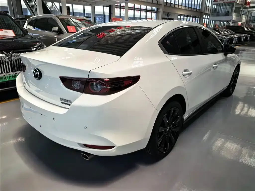 Mazda 3 Axela — фото 7