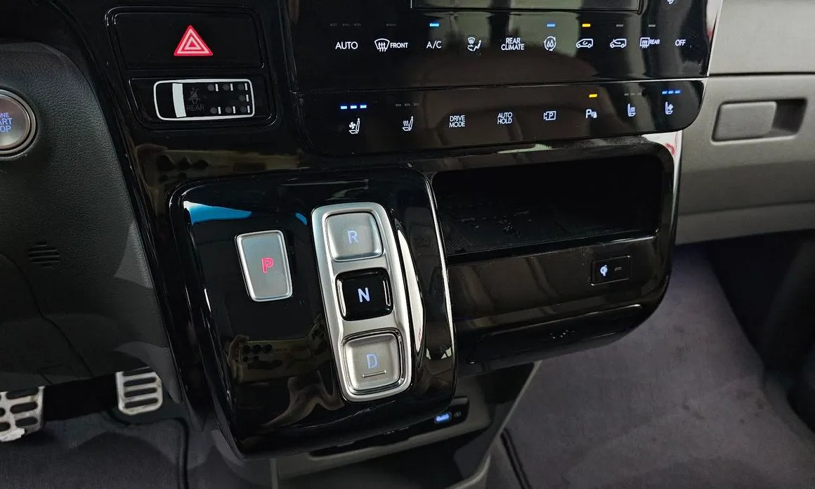 Hyundai Staria — фото 3