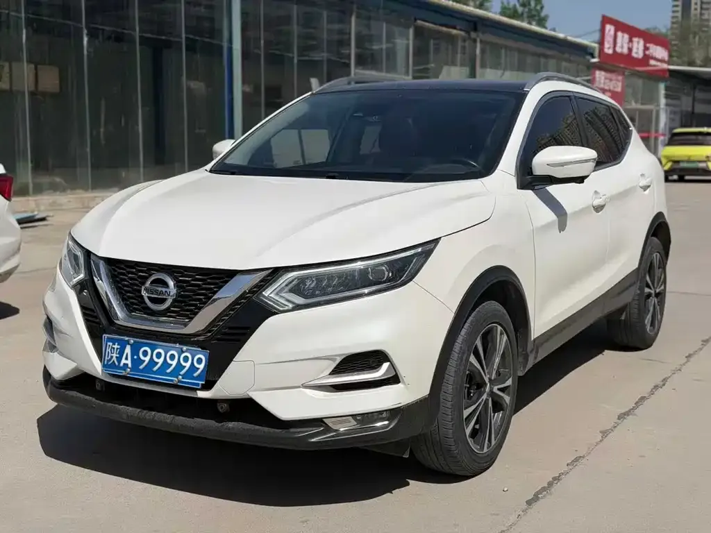 Nissan Qashqai — фото 1