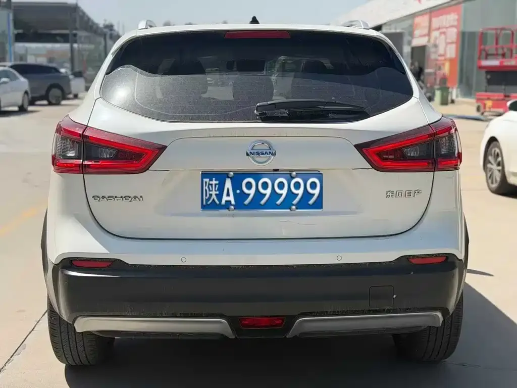 Nissan Qashqai — фото 8