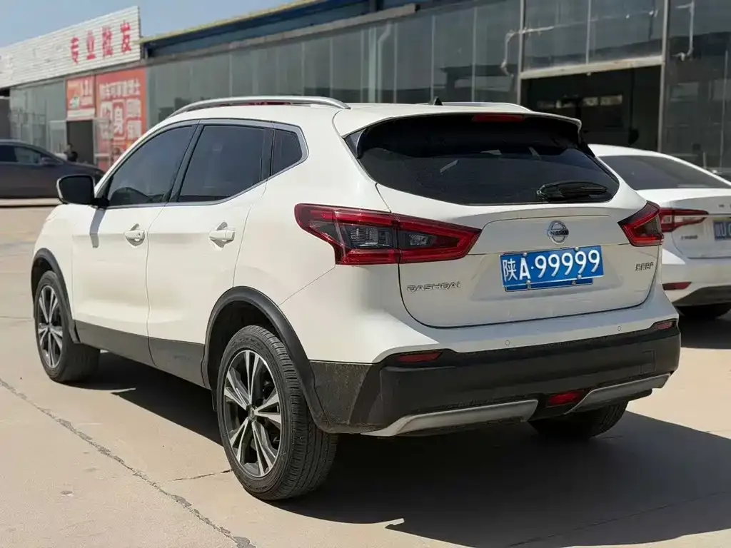 Nissan Qashqai — фото 6