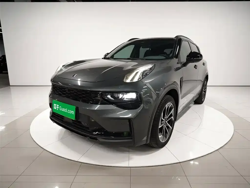 Lynk & Co 01
