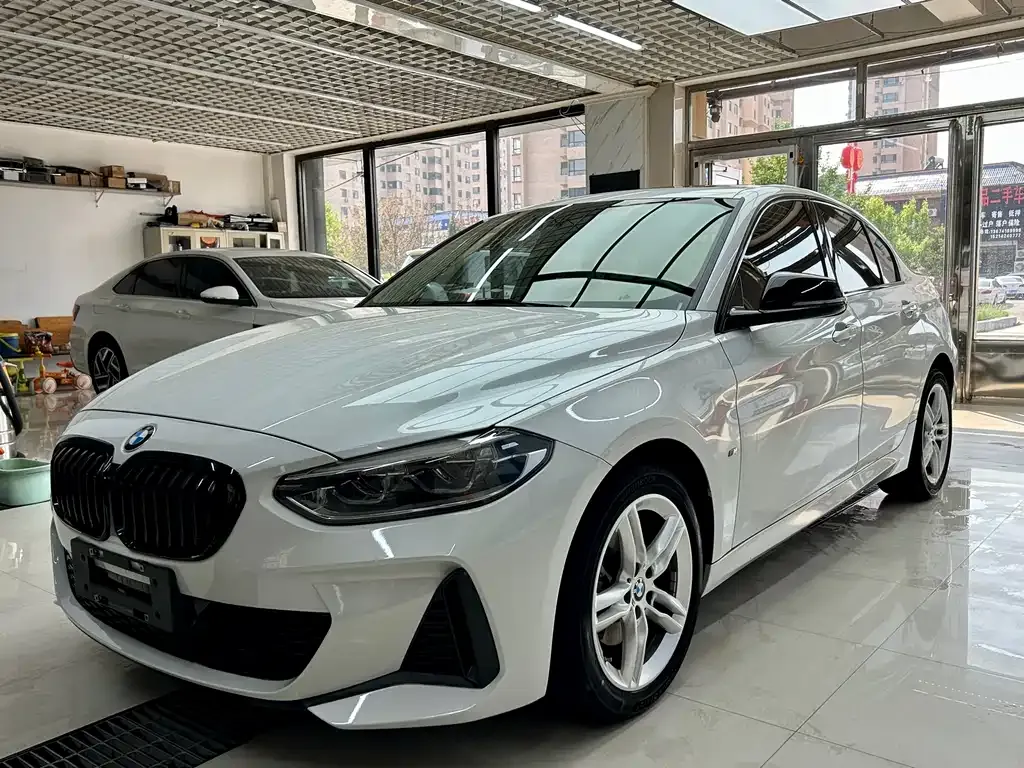 BMW 1 Series — фото 1