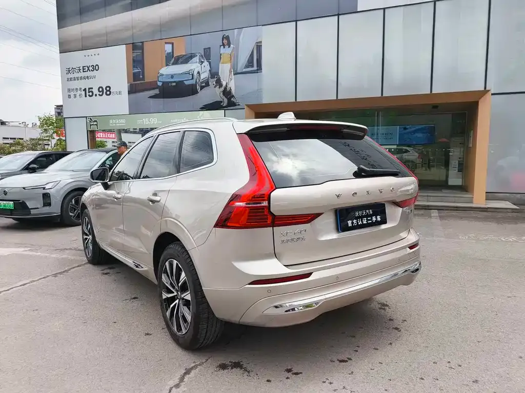 Volvo XC60 — фото 4