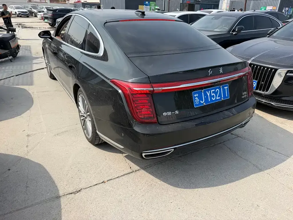 Hongqi H9 — фото 9
