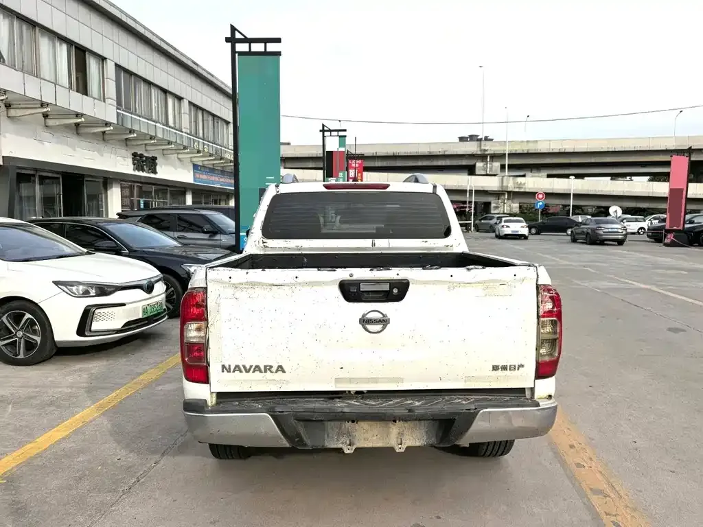 Nissan Navara 2023 из CN, фото 4