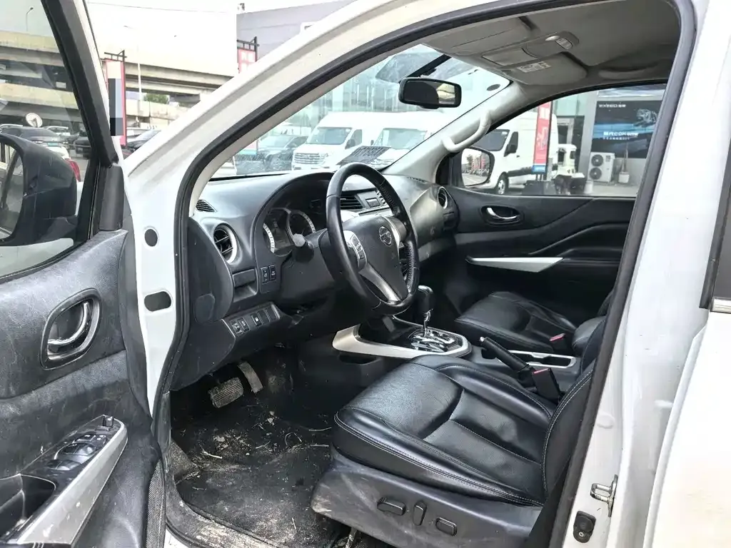 Nissan Navara 2023 из CN, фото 3