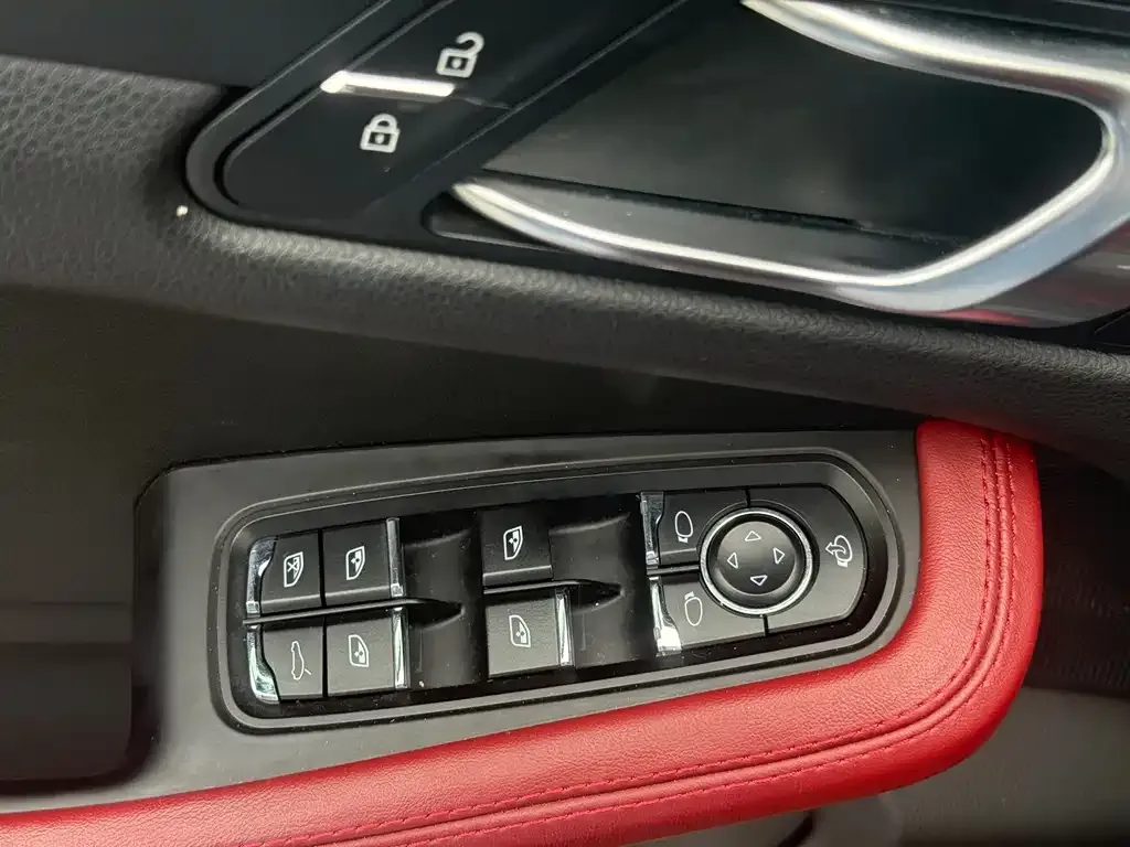 Porsche Macan 2021 из CN, фото 3