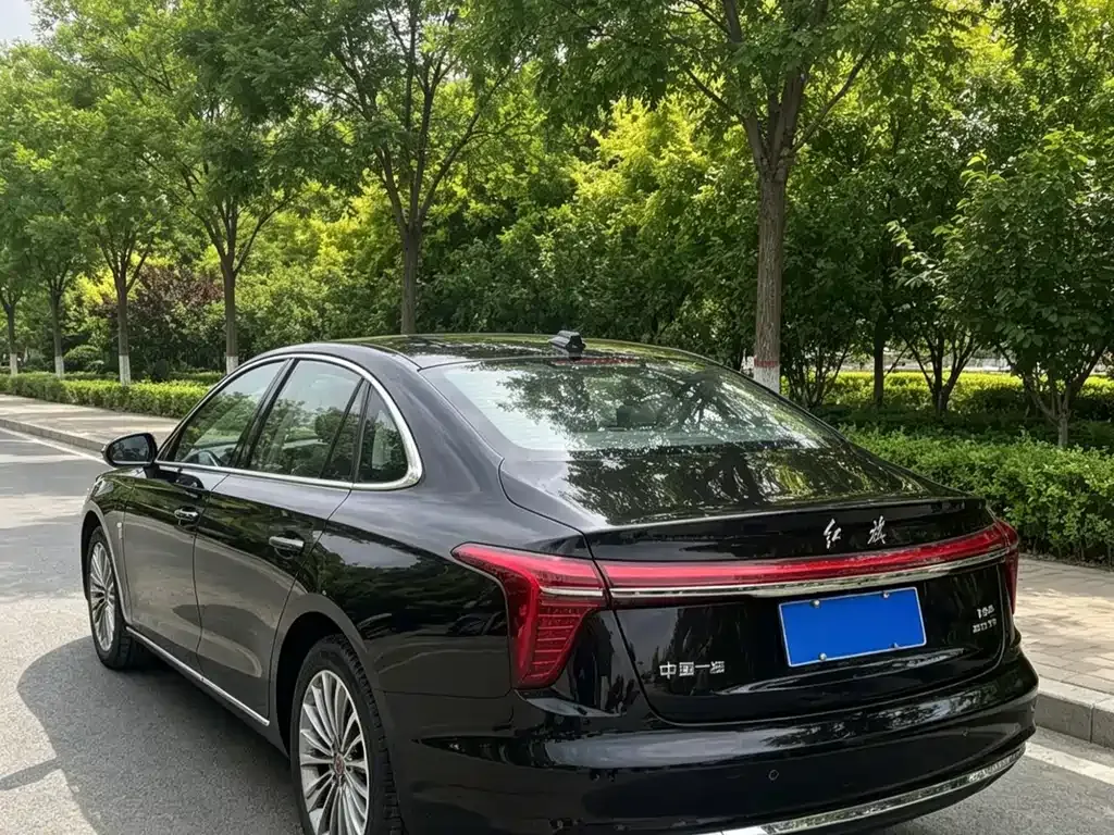 Hongqi H5 — фото 6